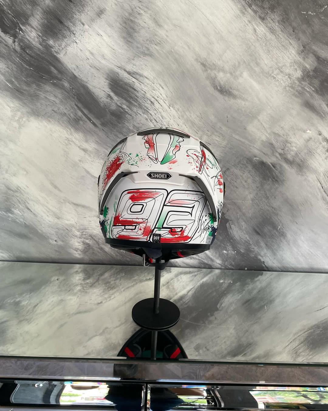 SHOEİ Redbull Kapalı Kask